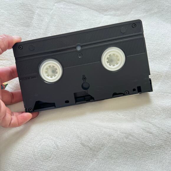 Gilda Starring RIta Hayworth 1986 VHS - Picture 3 of 10